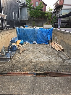 庭解体し駐車場