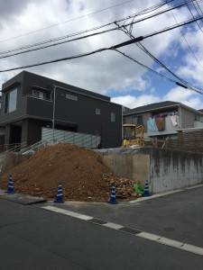 基礎　残土