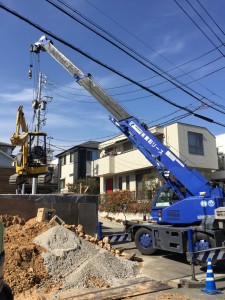 重機　吊り上げ